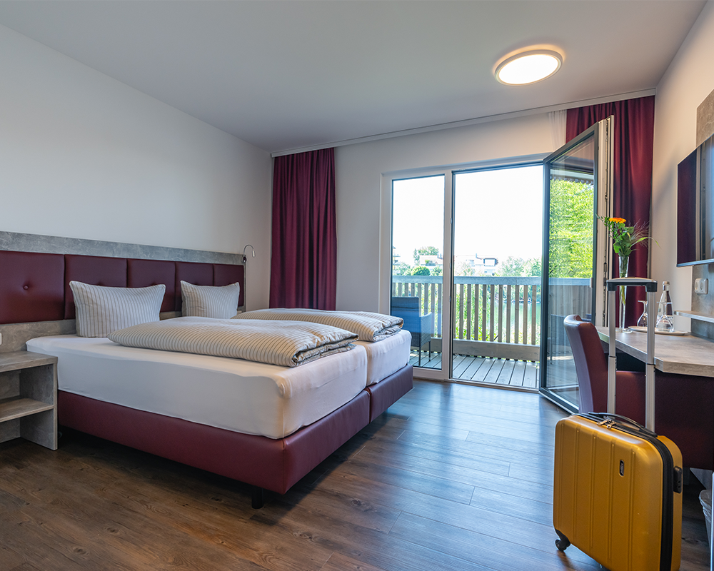 Blick in ein Hotelzimmer des Seehotel Forst in Bruchsal