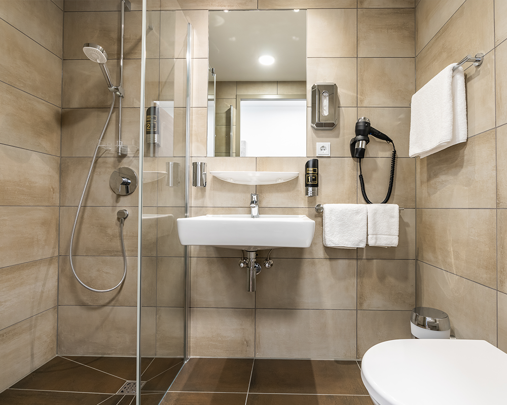 Bad in einem Hotelzimmer des Seehotel Forst in Bruchsal